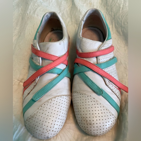 Lactose Velcro Strap Shoes - Picture 3 of 6